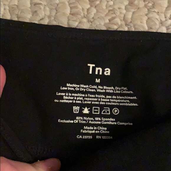 TNA Leggings - Picture 2 of 3